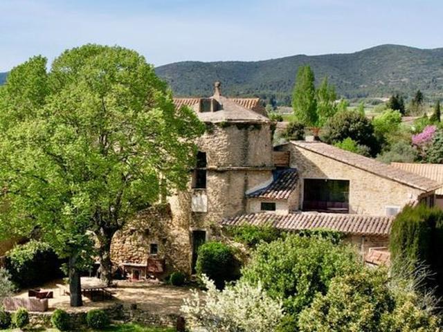 Maison de luxe de 8 pièces en vente à Lauris, France