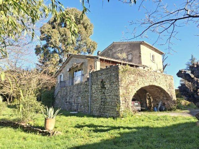 Maison de luxe de 8 pièces en vente à Les Vans, Auvergne Rhône Alpes