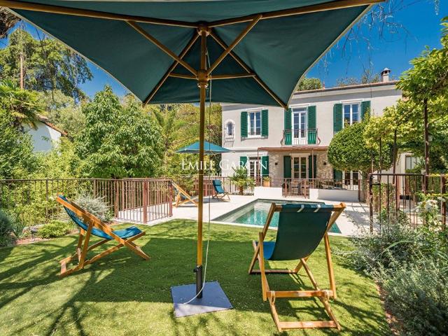 Maison de luxe de 8 pièces en location à Cannes, France