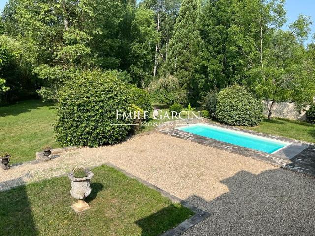 Maison de luxe de 8 pièces en location à Étampes, Île de France
