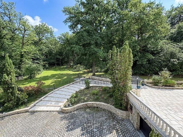 Maison de luxe de 5 chambres en vente à Poigny la Forêt, Île de France