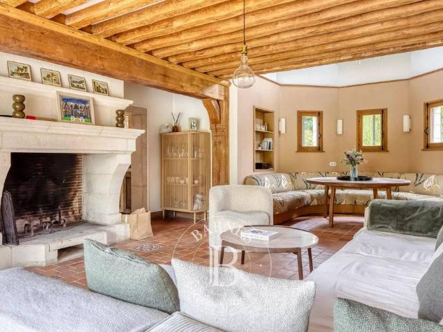 Maison de luxe de 9 pièces en location à Vauville, France