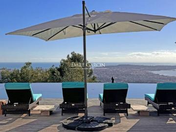 Maison de luxe de 10 pièces en location à Golfe Juan, France