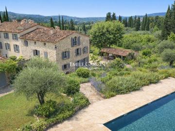 Maison de luxe de 10 pièces en location à Grasse, France