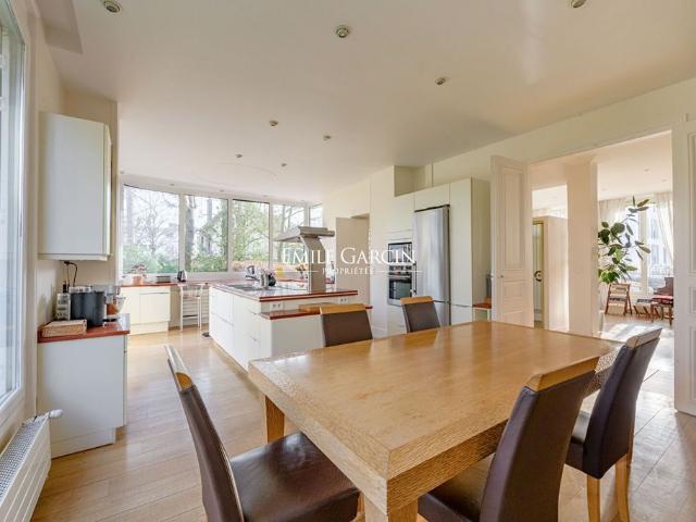 Maison de luxe de 10 pièces en vente à Maisons Laffitte, Île de France