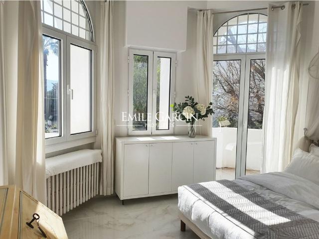 Maison de luxe de 10 pièces en vente à Marseille, Provence Alpes Côte d'Azur