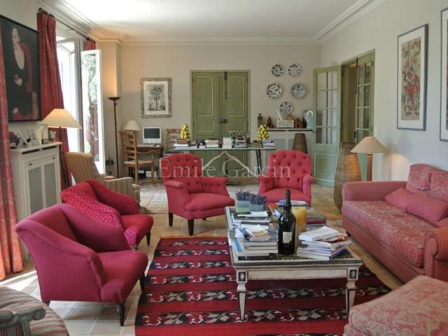 Maison de luxe de 12 pièces en location à Villeneuve Loubet, France