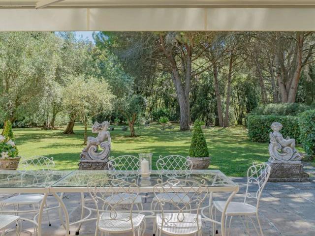 Maison de luxe de 12 pièces en vente à Auribeau sur Siagne, Provence Alpes Côte d'Azur