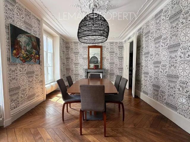 Maison de luxe de 12 pièces en vente à Rochefort en Yvelines, France