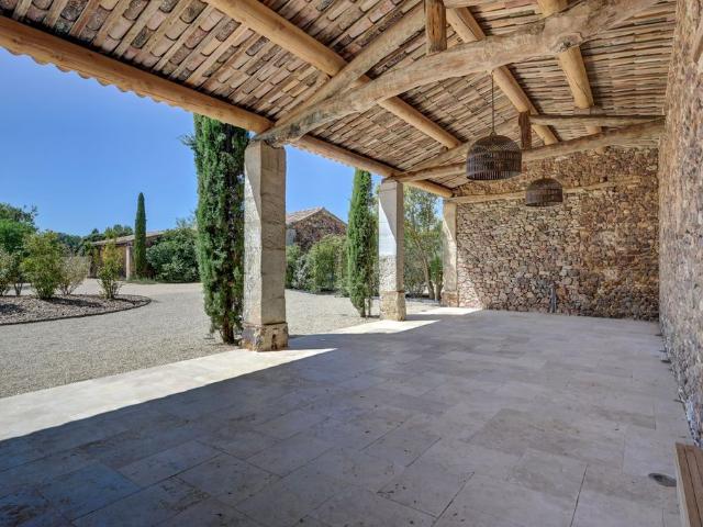 Maison de luxe de 12 pièces en vente à ROUSSILLON 84220, Roussillon, Provence Alpes Côte d'Azur