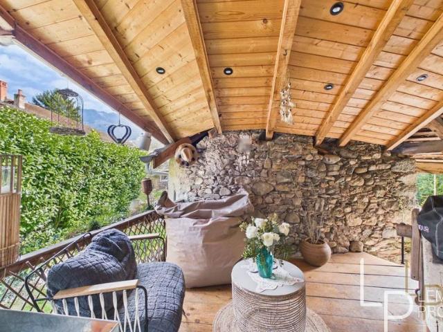 Maison de 4 pièces de luxe en vente à Lully, France