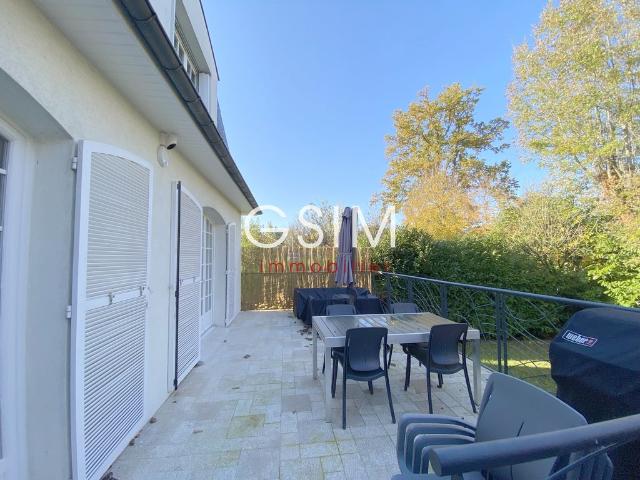 Maison de luxe de 165 m2 en location La Celle Saint Cloud, France