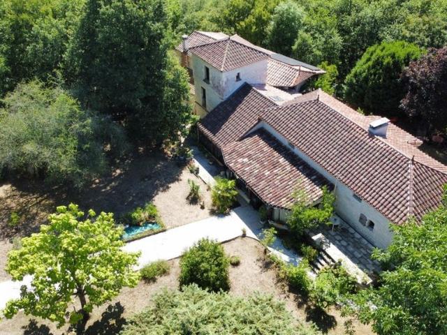 Maison de luxe de 18 pièces en vente à Montcuq, France