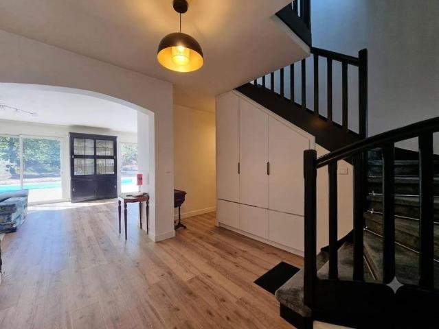 Maison de 8 pièces de luxe en vente à Villevêque, France