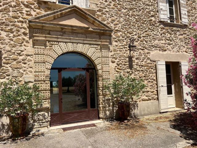 Maison de 24 pièces de luxe en vente à Avignon, France