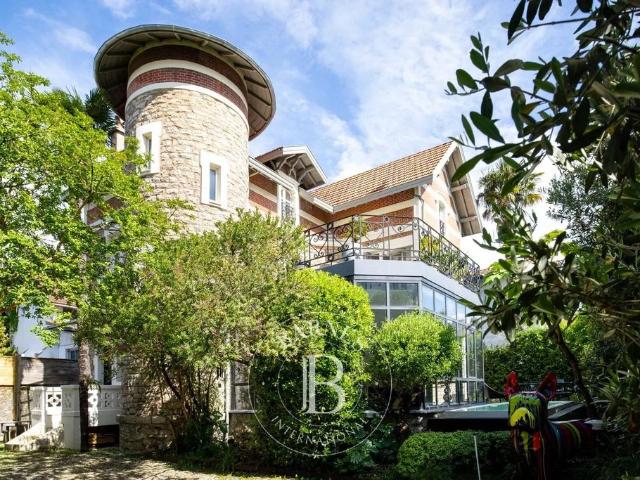 Maison de luxe de 270 m2 en vente Bayonne, France