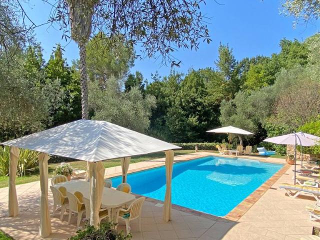 Maison de luxe de 300 m2 en location Spéracèdes, France