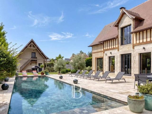 Maison de prestige de 330 m2 en location Tourgeville, France