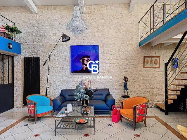 Maison de luxe de 3 chambres en vente à Fontenay le Comte, France