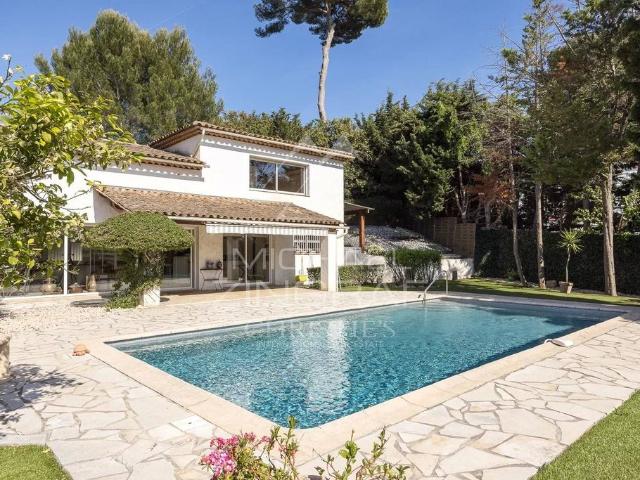 Maison de luxe en vente à Antibes, Provence Alpes Côte d'Azur