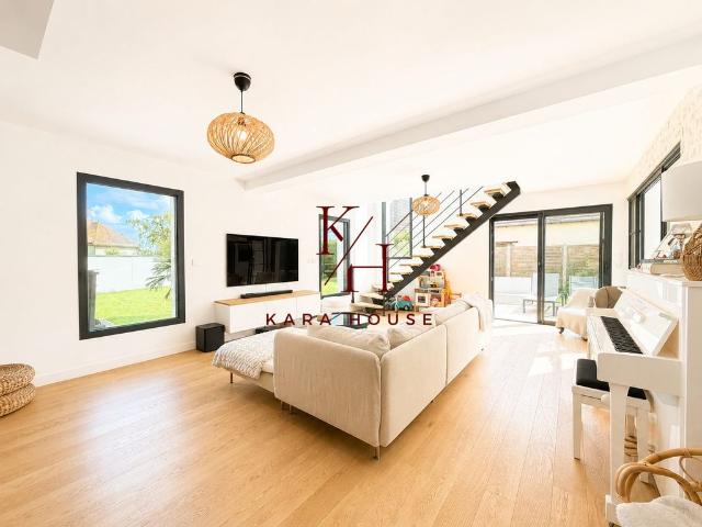 Maison de luxe en vente à Cairon, France