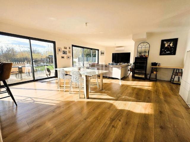 Maison de luxe en vente à Saint Chamas, Provence Alpes Côte d'Azur