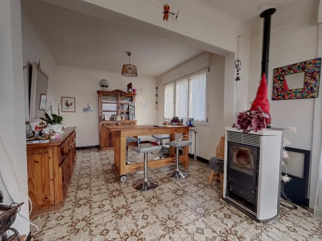 Maison de m2 à rénover, ESLEY