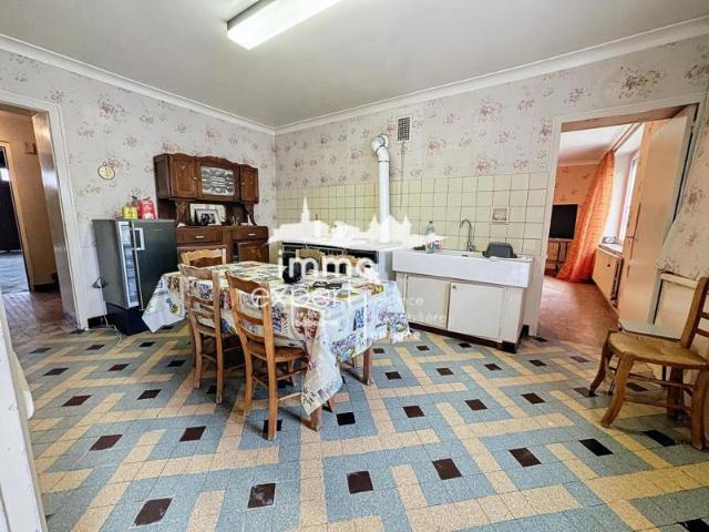 Maison de village avec 4 chambres et garage XXL à Dommartin