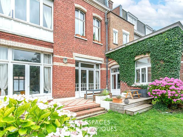 Maison de maître au charme authentique avec son jardin arboré