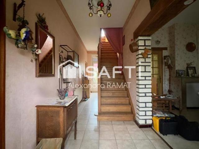 Maison de maître au charme authentique et beau potentiel