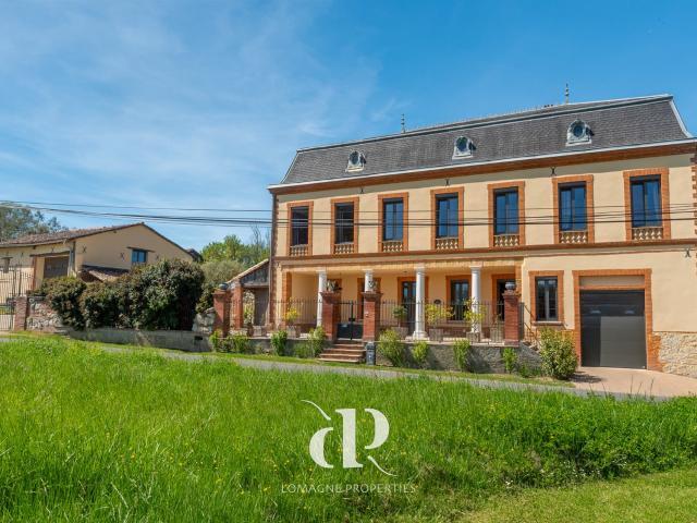 Maison de Maître avec Cour et Gîte au Coeur de la Lomagne 323m² Garganvillar