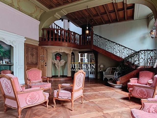 Maison de Maître avec garage et dépendances sur 1.730 m² à D