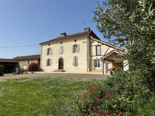 MAISON DE MAITRE AVEC DEPENDANCES