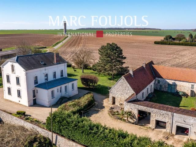 Maison de maitre avec dépendances 400m² Senlis