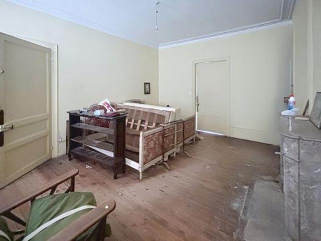 Maison de mâitre avec dépendances et beaucoup de travaux ideal pour déficit foncier