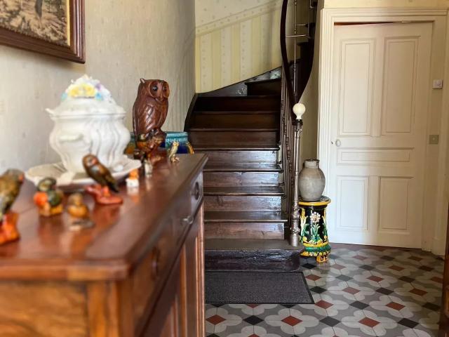 Maison de maitre avec dépendances et terrain