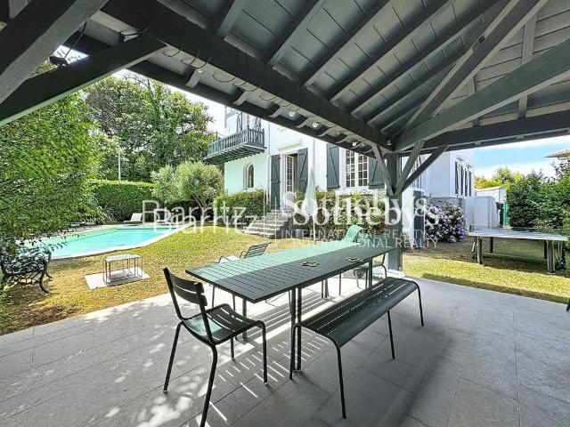 Maison de Maître avec jardin et piscine 300m² Biarritz