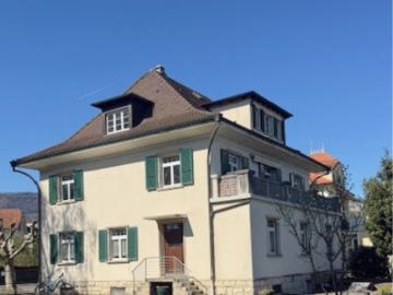 Maison de maître avec un logement un local commercial