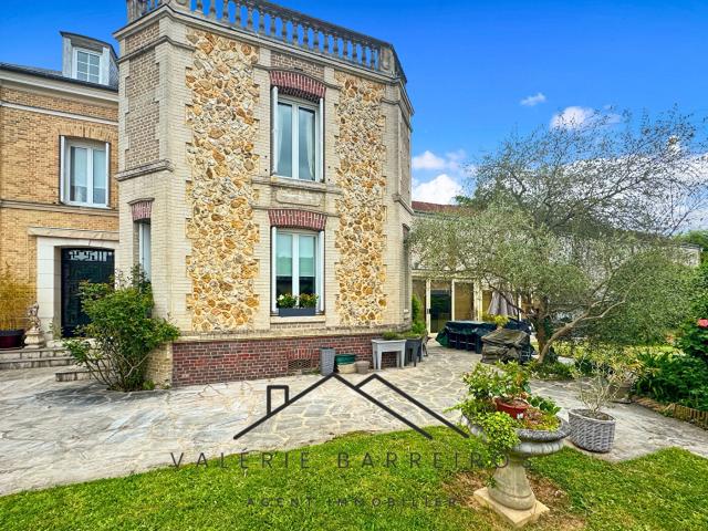 Maison de Maitre à Caudebec Les Elbeuf 6 pièce s 224 m2