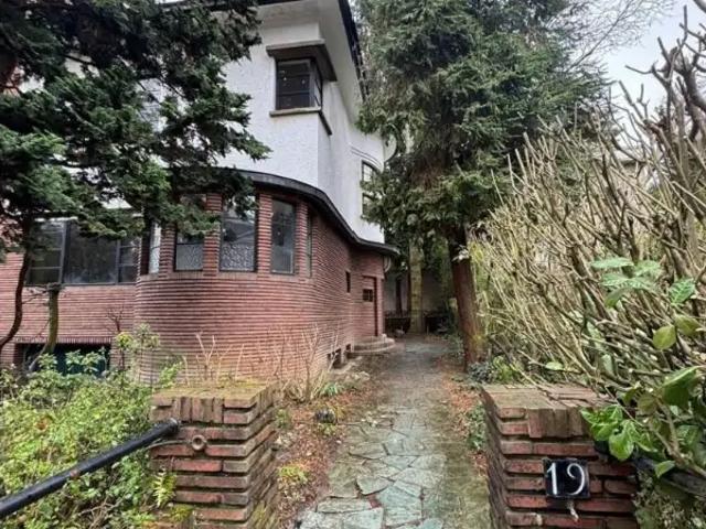 Maison de maître à louer à Avenue du Derby 19 Ixelles