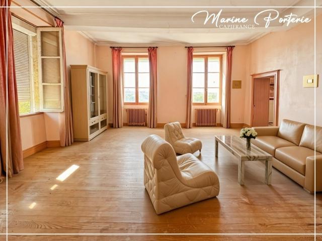 Maison de maître à révéler au cœur de Jegun – charme, volumes et cachet exceptionnel
