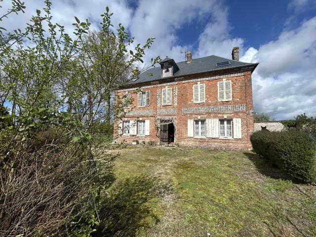 Maison de Maître à Rénover Cachet Ancien & Grand Terrain 212 m2