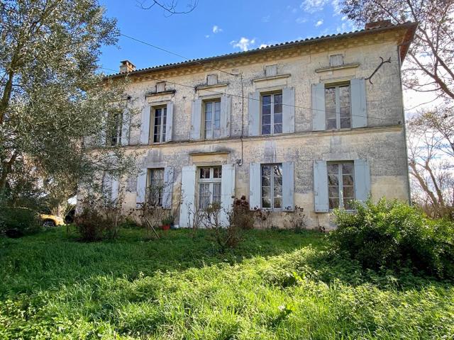 Maison de maître à restaurer près de Saint Emilion 260m² Rauzan