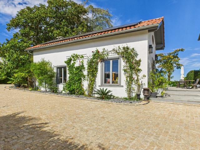 Maison de Maître du XVIIIe siècle à Guiche 410m² Guiche