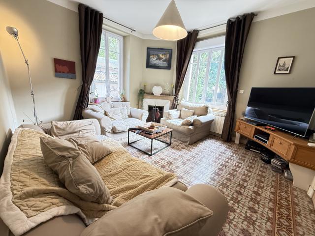 Maison de Maître d’exception 4 faces 460 m2 habitables Parc paysager de 1 350 m2