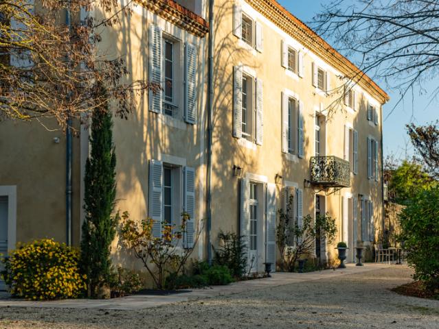 Maison de maître dans un village pittoresque du Gers