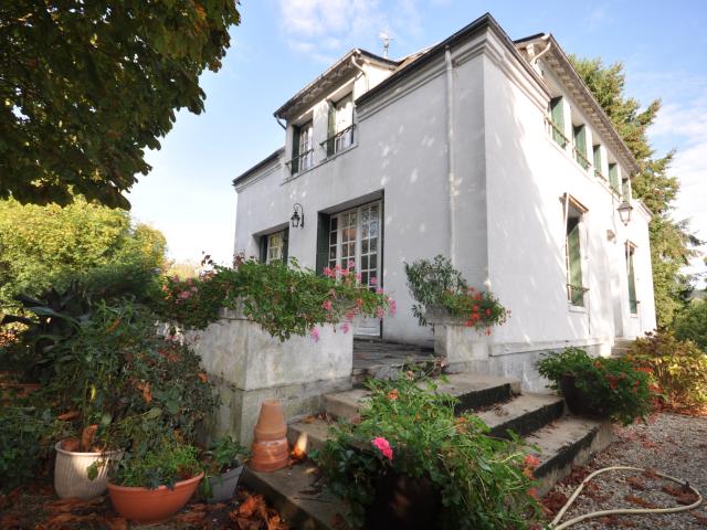 MAISON de Maître de 1892 166 m2 6 pcs