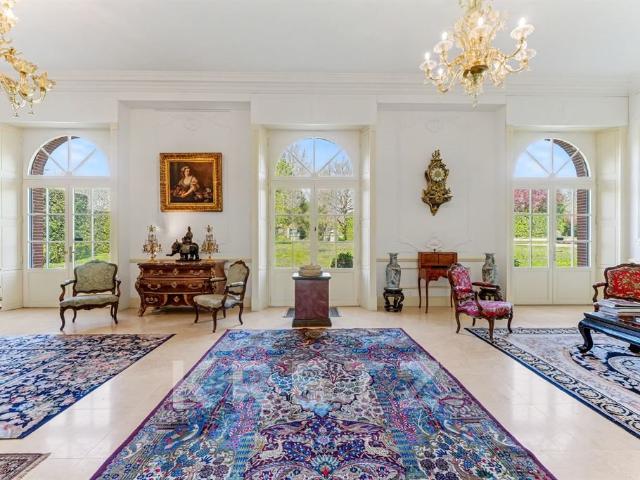 Maison de Maitre de 330m2 en coeur de village sur un parc 60. 330m² Buzet sur Tarn