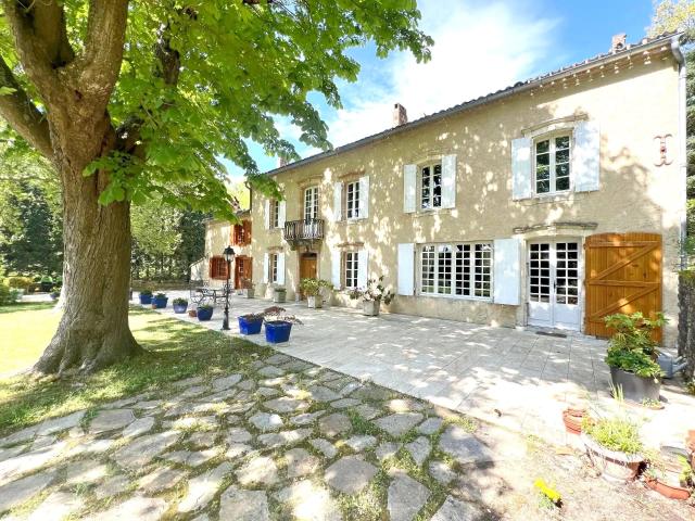 Maison de Maître et son domaine sur 24 hectares