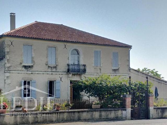 Maison de maître, pierre et dépendances